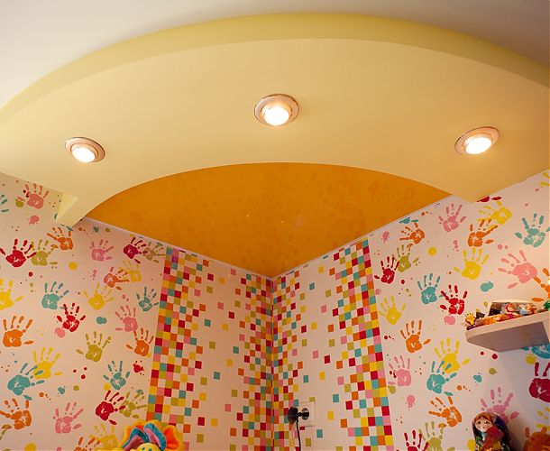 Яркий уголок натяжного потолка в детской | Портфолио 5Plus | Киев ⋆ Днепр ⋆