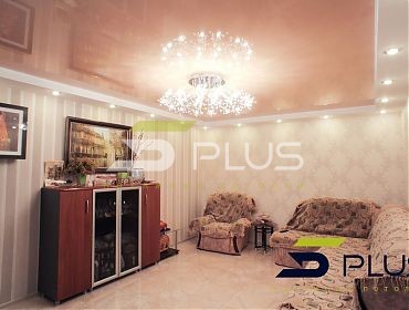 Натяжной потолок в просторной гостиной - Фото 5plus ракурс 1