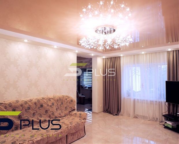 Натяжной потолок в просторной гостиной | Портфолио 5Plus | Киев ⋆ Днепр ⋆