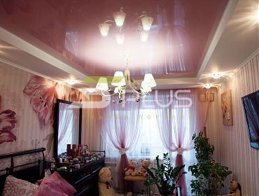 Натяжные потолки в спальне с цветами - Фото 5plus ракурс 1