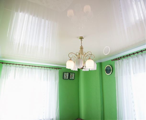 Натяжной потолок с комбинацией цвета | Портфолио 5Plus | Киев ⋆ Днепр ⋆