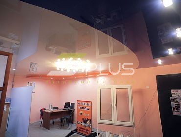 Натяжной потолок в представительстве компании - Фото 5plus ракурс 1