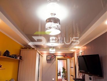 Светло-серый натяжной потолок в детской - Фото 5plus ракурс 1