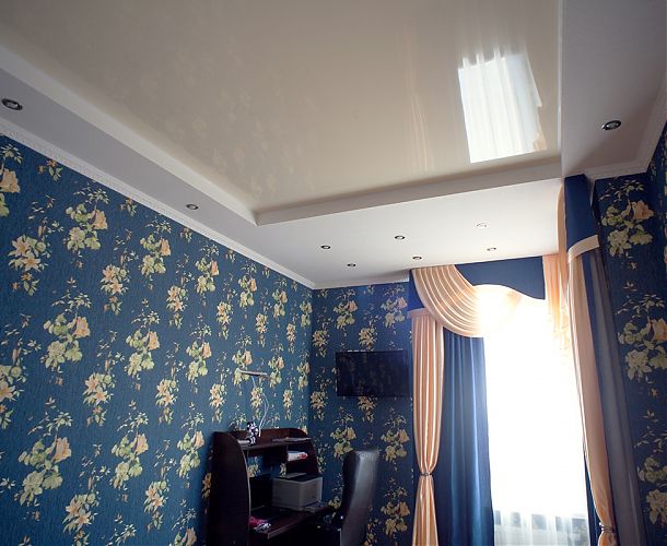 Нежно-бежевый натяжной потолок | Портфолио 5Plus | Киев ⋆ Днепр ⋆