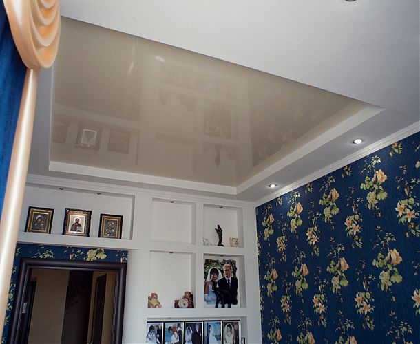 Нежно-бежевый натяжной потолок | Портфолио 5Plus | Киев ⋆ Днепр ⋆