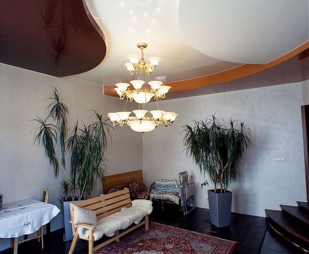 Многоуровневый натяжной потолок в гостиной | Портфолио 5Plus | Киев ⋆ Днепр ⋆