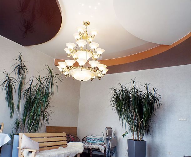 Многоуровневый натяжной потолок в гостиной | Портфолио 5Plus | Киев ⋆ Днепр ⋆