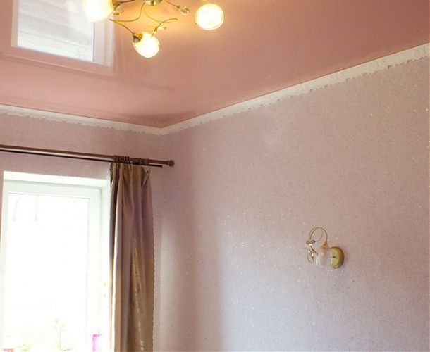 Бежевый натяжной потолок в комнате | Портфолио 5Plus | Киев ⋆ Днепр ⋆