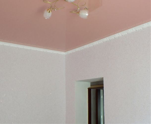 Бежевый натяжной потолок в комнате | Портфолио 5Plus | Киев ⋆ Днепр ⋆