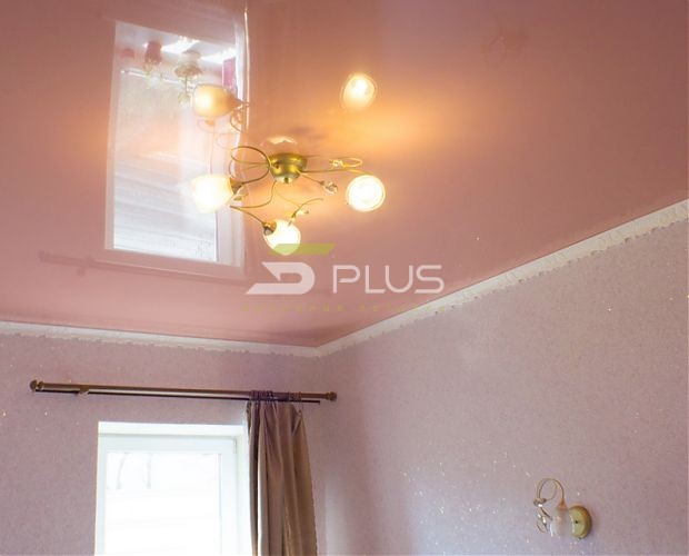 Бежевый натяжной потолок в комнате | Портфолио 5Plus | Киев ⋆ Днепр ⋆