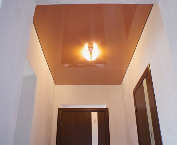 Коричневый натяжной потолок в коридоре | Портфолио 5Plus | Киев ⋆ Днепр ⋆