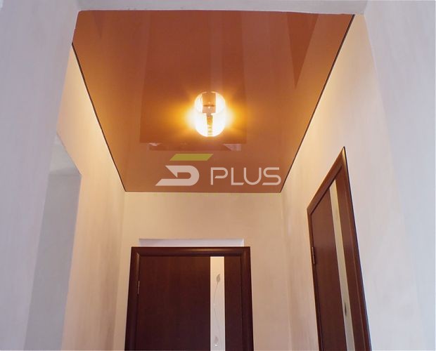 Коричневый натяжной потолок в коридоре | Портфолио 5Plus | Киев ⋆ Днепр ⋆