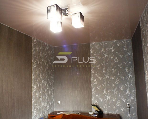 Зеркальный потолок бежевого цвета | Портфолио 5Plus | Киев ⋆ Днепр ⋆