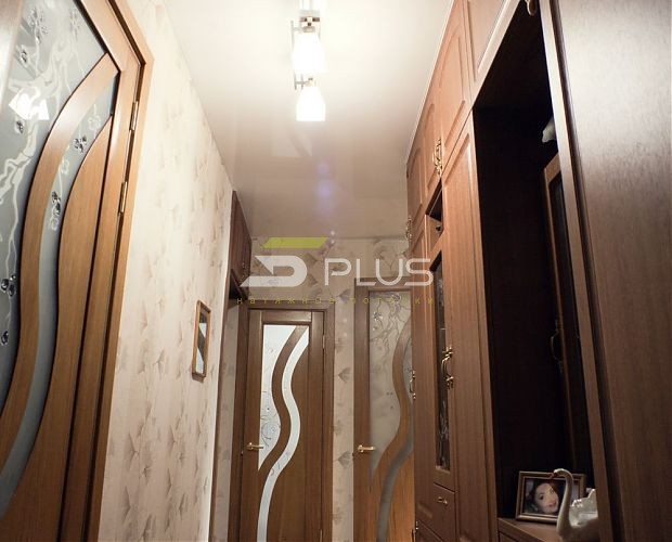 Глянцевый потолок в коридоре | Портфолио 5Plus | Киев ⋆ Днепр ⋆