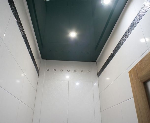 Тёмный натяжной потолок в санузле | Портфолио 5Plus | Киев ⋆ Днепр ⋆