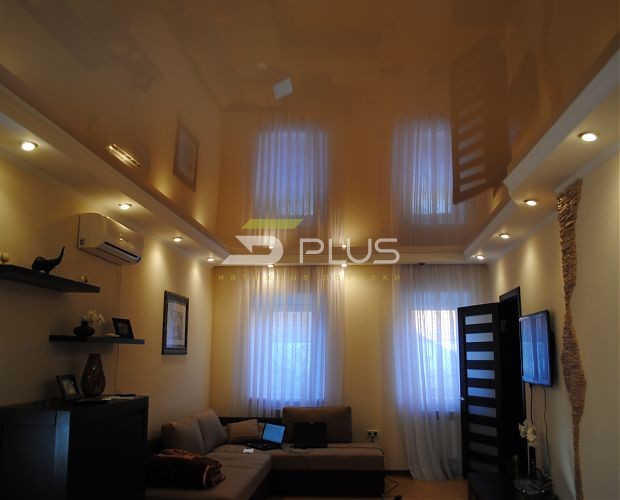 Глянцевый натяжной потолок в зале | Портфолио 5Plus | Киев ⋆ Днепр ⋆