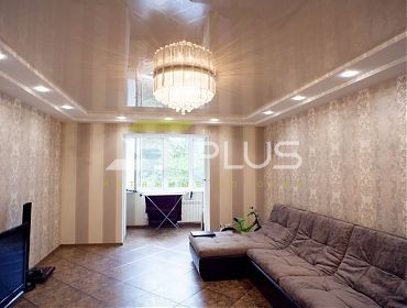 Натяжной потолок в гостиной - Фото 5plus ракурс 1