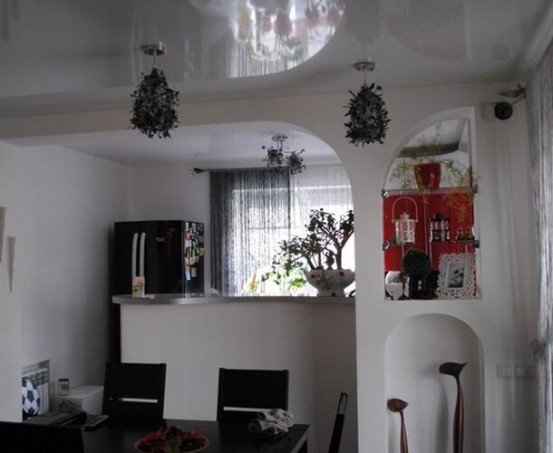 Натяжной потолок на кухне со столовой | Портфолио 5Plus | Киев ⋆ Днепр ⋆