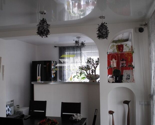 Натяжной потолок на кухне со столовой | Портфолио 5Plus | Киев ⋆ Днепр ⋆