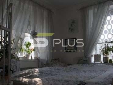 Белоснежный натяжной потолок в спальне от 5  плюс