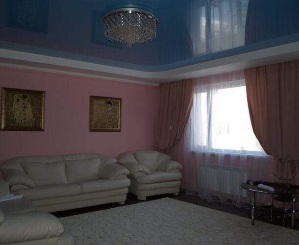 Простой натяжной потолок в холле загородного дома | Портфолио 5Plus | Киев ⋆ Днепр ⋆