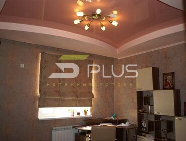 Бежевый натяжной потолок для детской☃