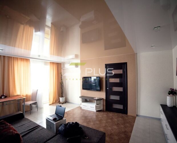 Комбинация цвета в натяжном потолке для гостиной | Портфолио 5Plus | Киев ⋆ Днепр ⋆