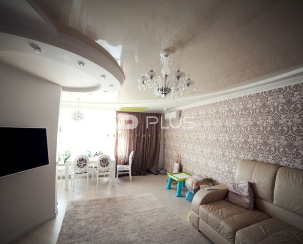 Утонченный натяжной потолок для кухни-гостиной | Портфолио 5Plus | Киев ⋆ Днепр ⋆