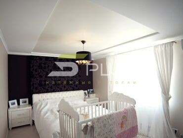 натяжной потолок в спальне