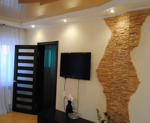 Глянцевый натяжной потолок в зале | Портфолио 5Plus | Киев ⋆ Днепр ⋆