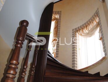 Сложный натяжной потолок под лестницей от 5 плюс