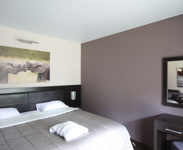 Комплекс натяжных потолков Club Bartolomeo | Портфолио 5Plus | Киев ⋆ Днепр ⋆