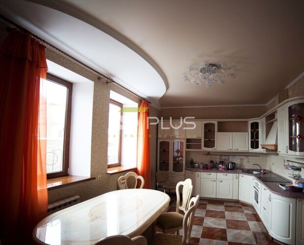 Гармоничный натяжной потолок на кухне | Портфолио 5Plus | Киев ⋆ Днепр ⋆