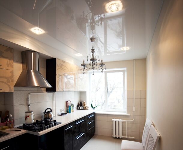 Белоснежный натяжной потолок на кухне | Портфолио 5Plus | Киев ⋆ Днепр ⋆