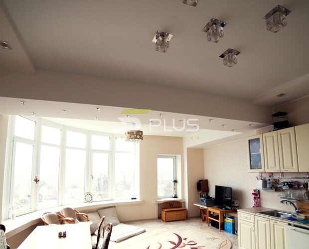 Белый натяжной потолок в кухне-столовой | Портфолио 5Plus | Киев ⋆ Днепр ⋆