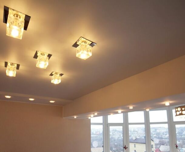 Белый натяжной потолок в кухне-столовой | Портфолио 5Plus | Киев ⋆ Днепр ⋆