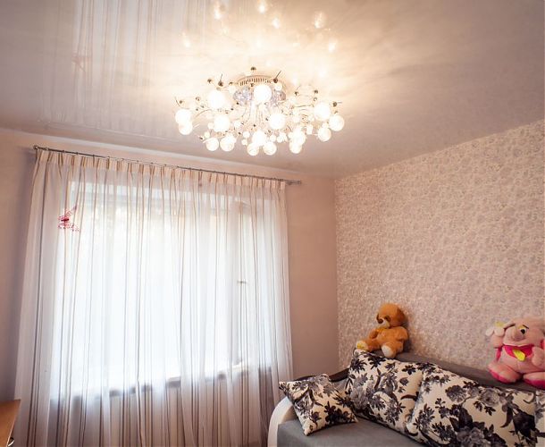 Глянцевый потолок в детской | Портфолио 5Plus | Киев ⋆ Днепр ⋆