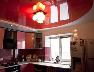 Натяжной потолок с криволинейным швом