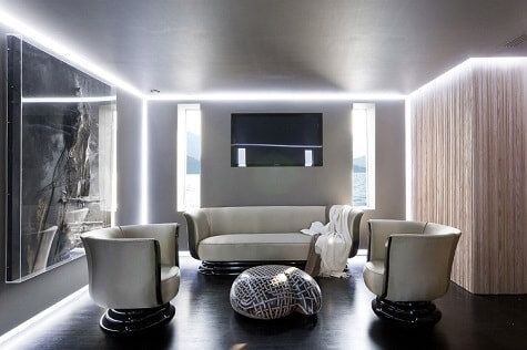 Парящий серый потолок