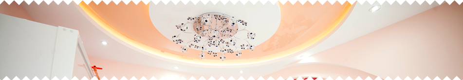 цвет натяжного потолка в спальне